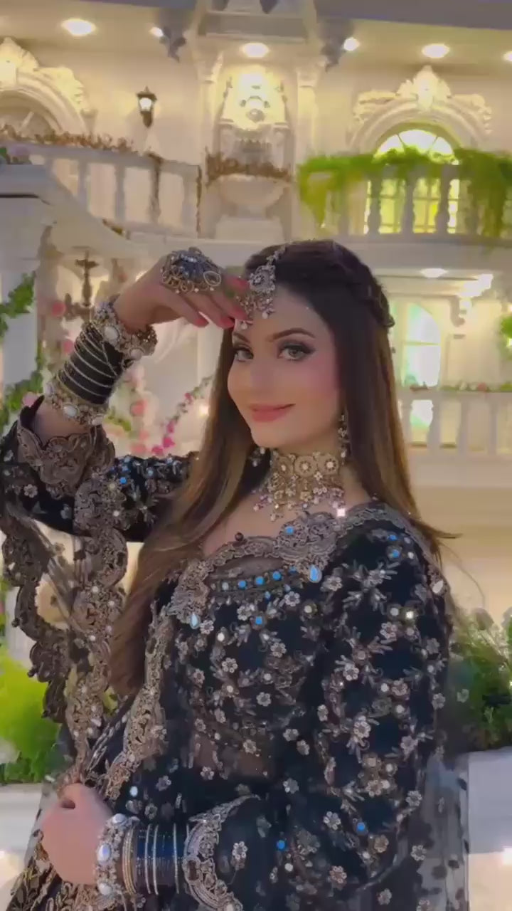 Luxury Black Bridal Lehenga Set with Heavy Embroidery & Handwork